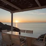 Off The Beaten Path! Maisonette & Pool Kithnos