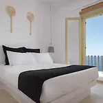 Hébergement de vacances Off The Beaten Path! Maisonette & Pool *