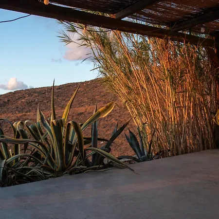 Off The Beaten Path! Maisonette & Pool Casa vacanze