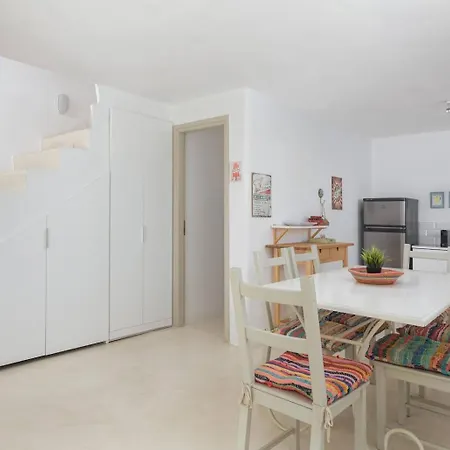 Off The Beaten Path! Maisonette & Pool *