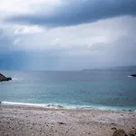 Off The Beaten Path! Maisonette & Pool Σπίτι διακοπών *