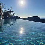 Off The Beaten Path! Maisonette & Pool