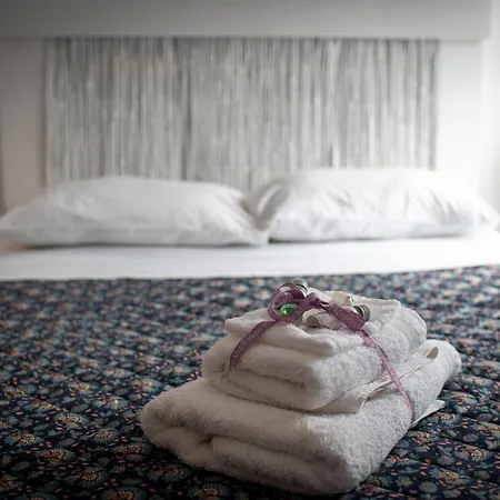 Off The Beaten Path! Maisonette & Pool *