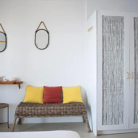 Off The Beaten Path! Maisonette & Pool