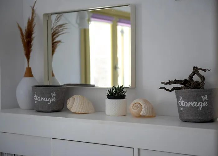 Off The Beaten Path! Maisonette & Pool *