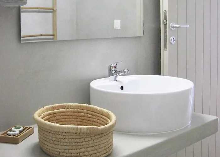 Off The Beaten Path! Maisonette & Pool Сasa de vacaciones Kithnos