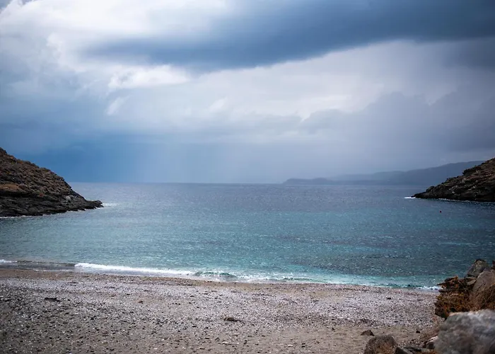 Off The Beaten Path! Maisonette & Pool Сasa de vacaciones *