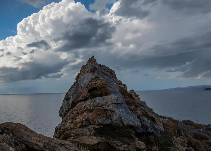 Off The Beaten Path! Maisonette & Pool * Kithnos